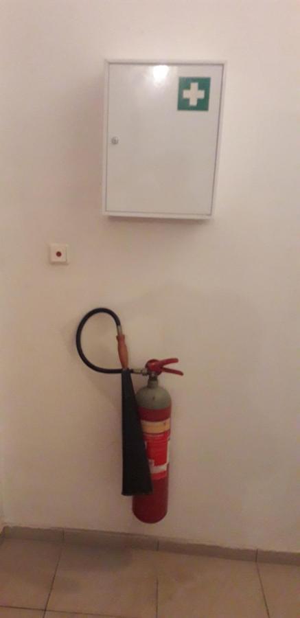 Safe & Cool Apartment Iraklion Buitenkant foto